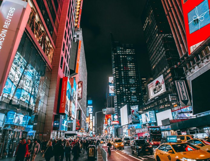 Large number of tourists in Shimla and Solan causes traffic congestion on urban roads during New Year celebrations.